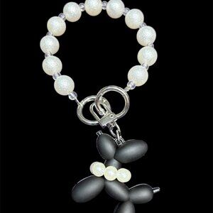 WRIST KEY CHAIN WITH BALLOON DOGGIE AND PEARLS
